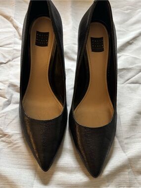 White House Black Market Black Pointed Toe Leather Pumps